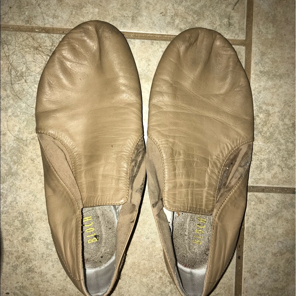 dance shoes